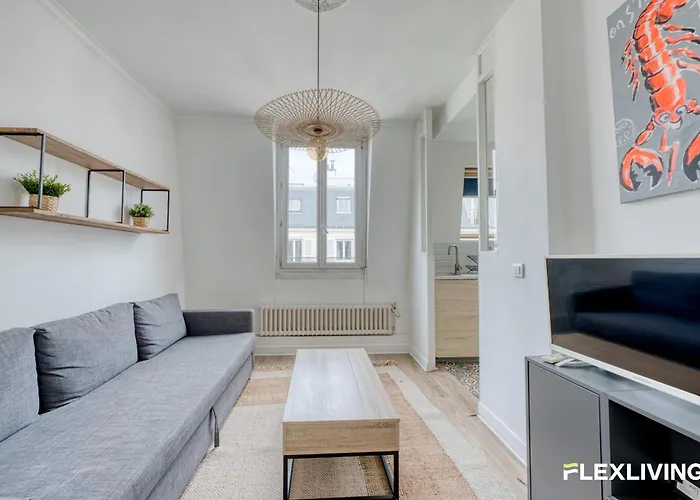 Charming Bright T2 In 17e Lively Vibrant Area Apartament *