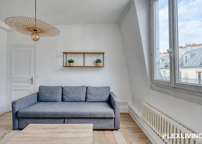 Apartament Charming Bright T2 In 17e Lively Vibrant Area *